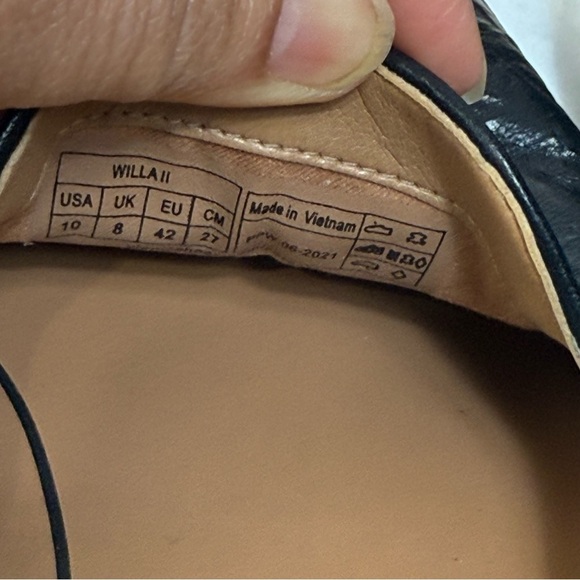 Vionic Black Leather Slip-On Loafers Sleek DesignSize 10 - Picture 8 of 10